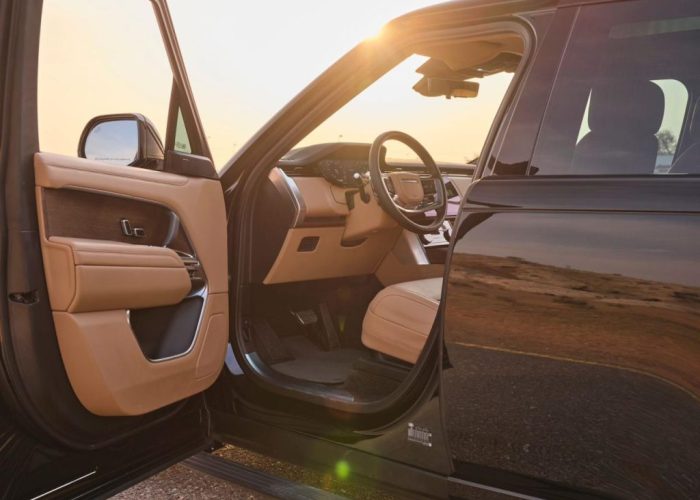 RANGE-ROVER-VOUGE-HSE-2023-15-1024x768