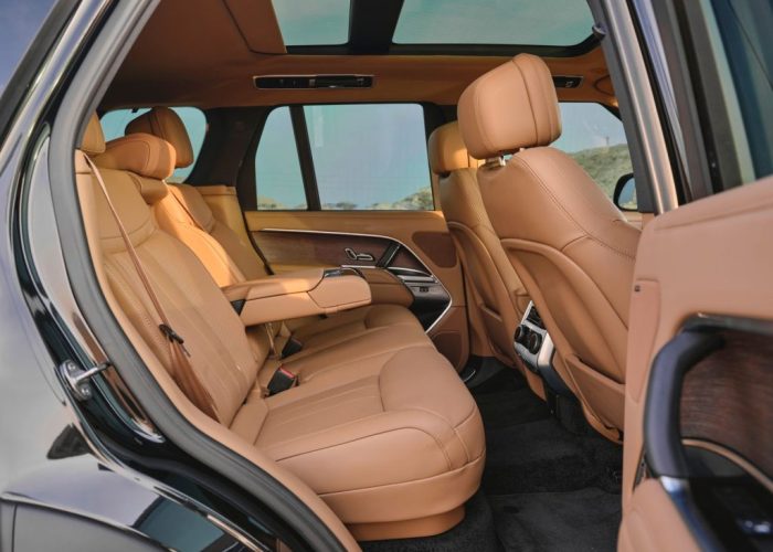 RANGE-ROVER-VOUGE-HSE-2023-19-1024x768